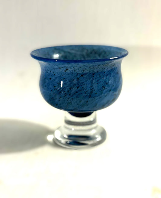 Snuk mundblæst glasvase fra Kosta Boda, design af Bertil Vallien