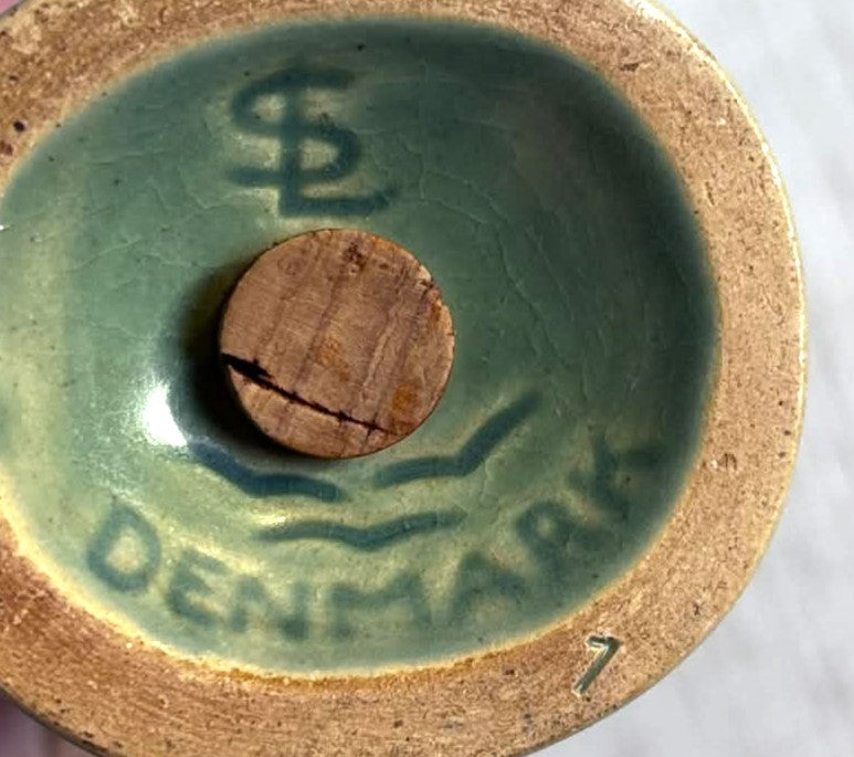Et par smukke grøn glaseret salt- og peberfigurer i østasiatisk stil, design af Svend Lindhart (1898-1989)