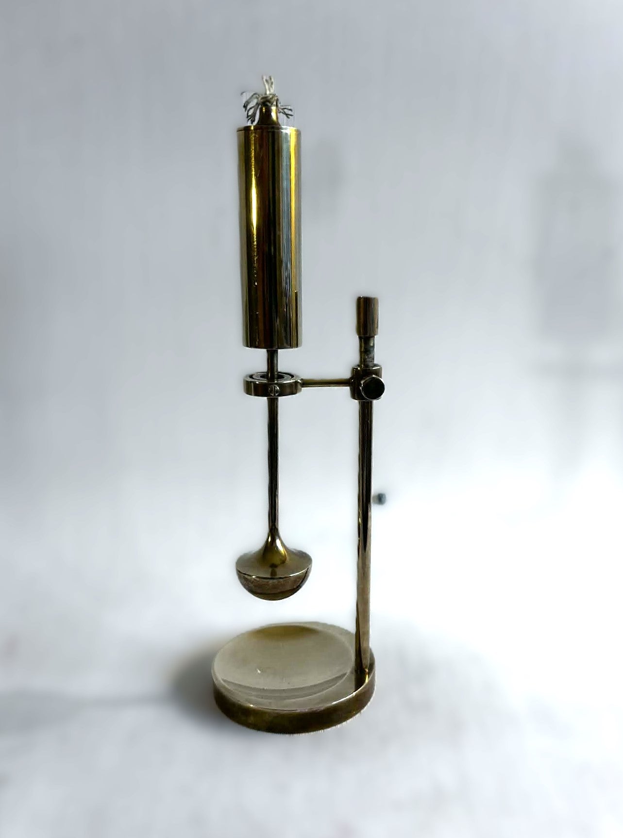 Vintage dansk Skibsolielampe af messing med gyro-ophæng, Danmark 1950`erne