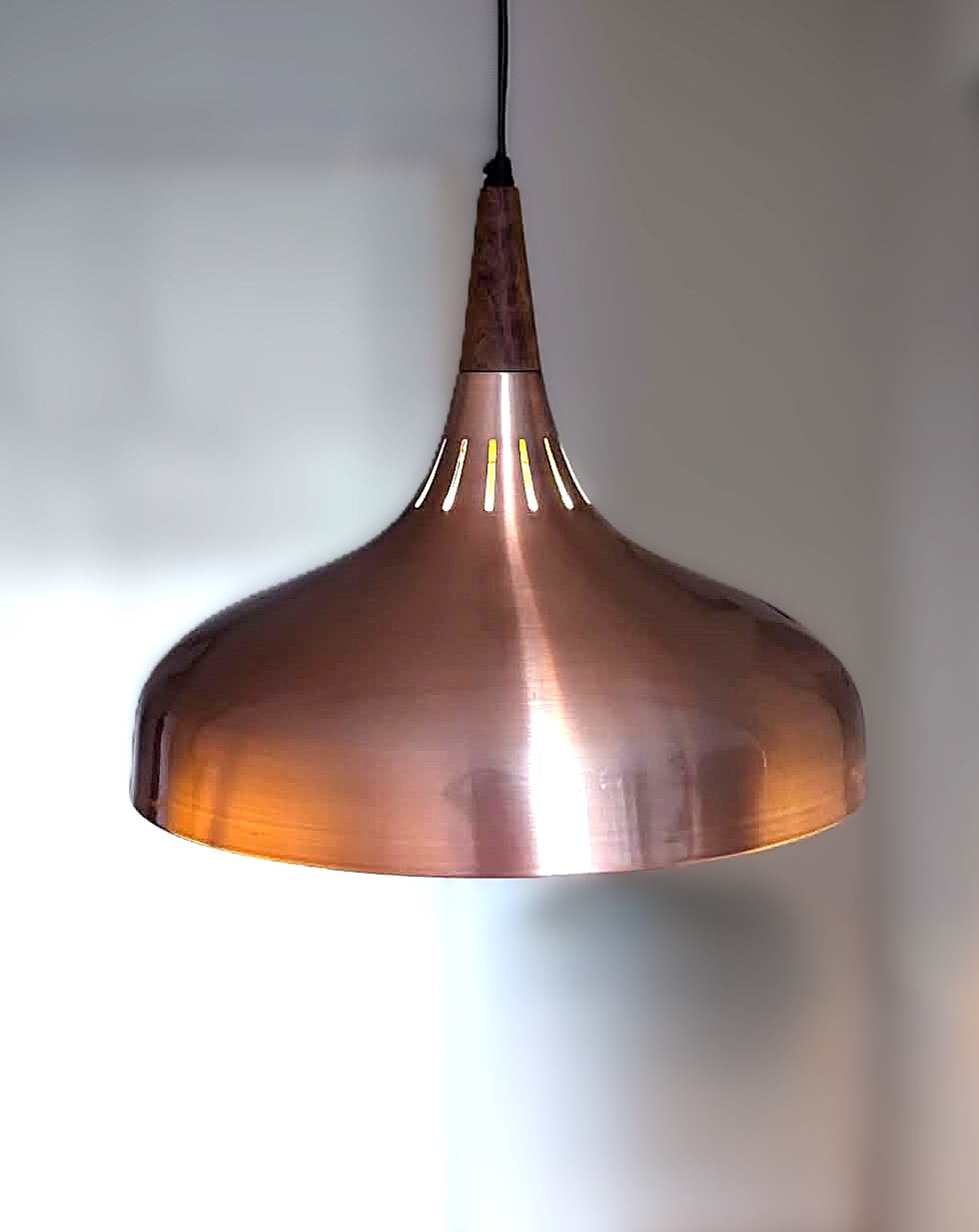 Kobber pendel fra Fog og Mørup, designet af Jo Hammerborg i 1963