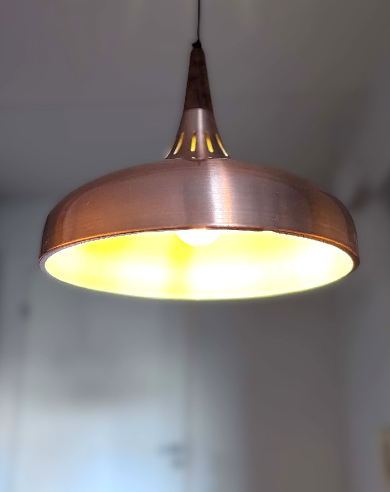 Kobber pendel fra Fog og Mørup, designet af Jo Hammerborg i 1963