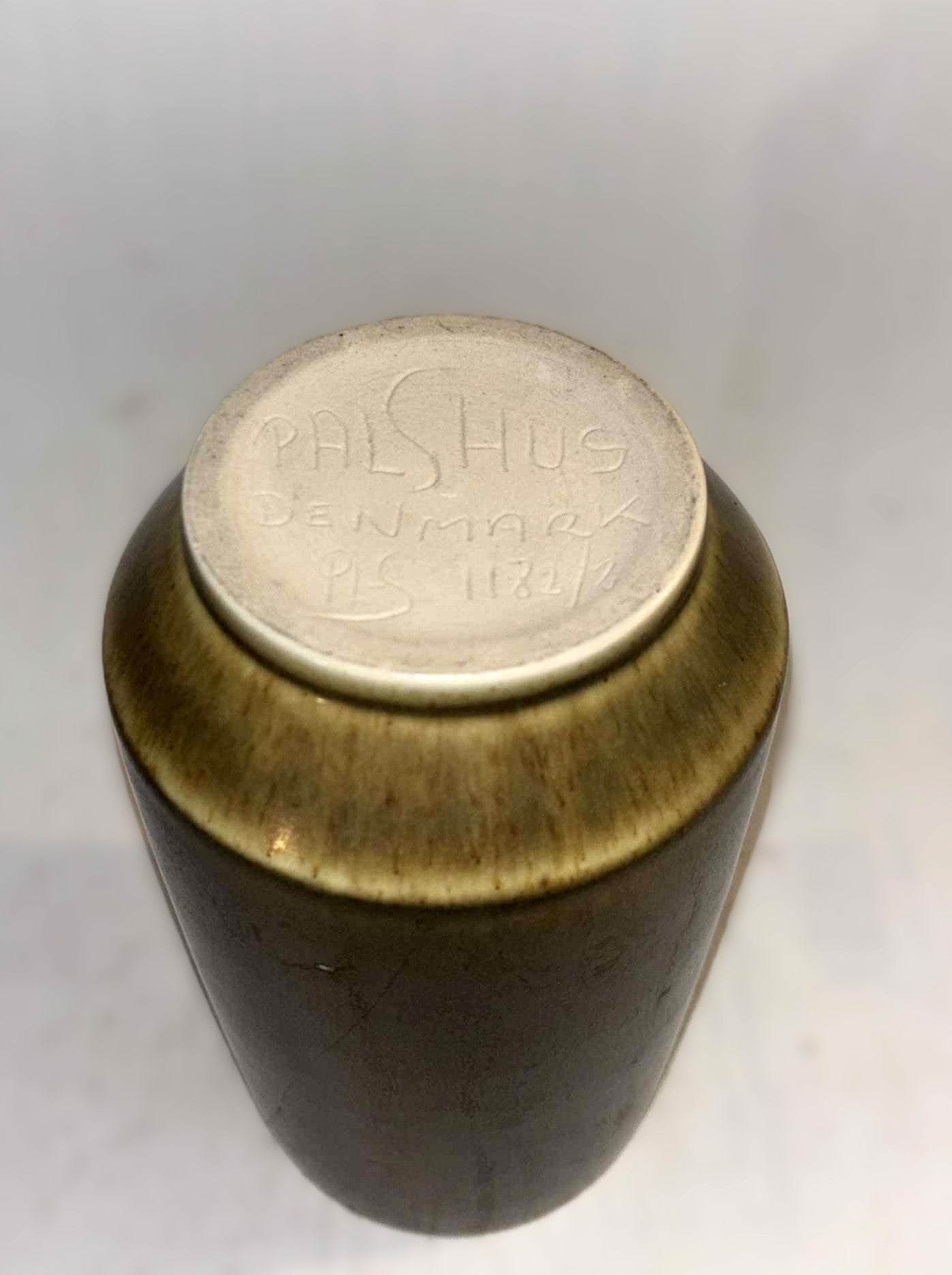 1960年代、デンマーク、パルシュース産の緑色の野ウサギの毛皮釉を施したミッドセンチュリーのストーンウェアの花瓶