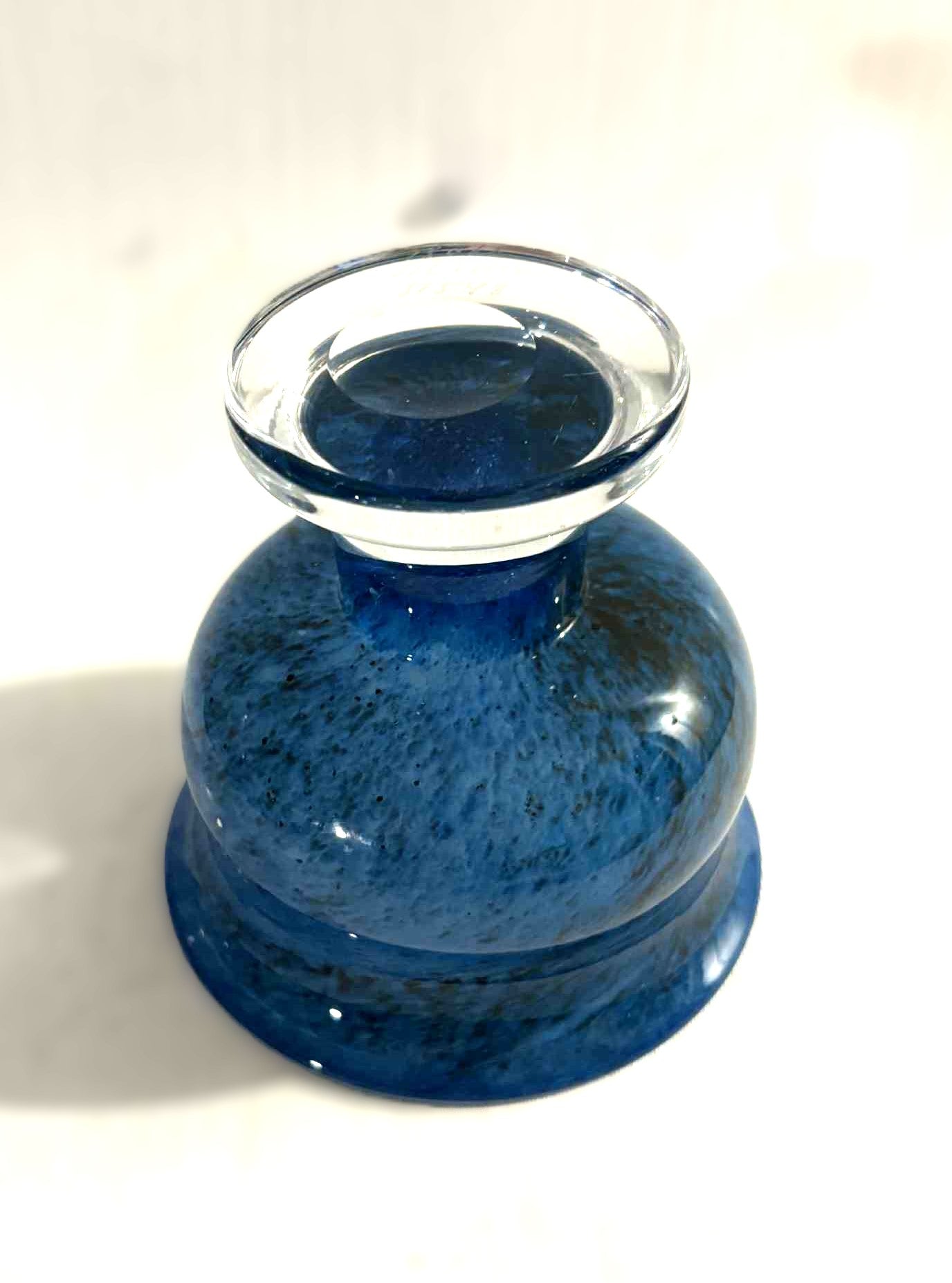 Snuk mundblæst glasvase fra Kosta Boda, design af Bertil Vallien