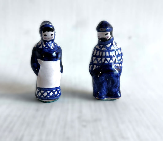 ソ連時代のグジェリ製手作り小型陶器人形一対