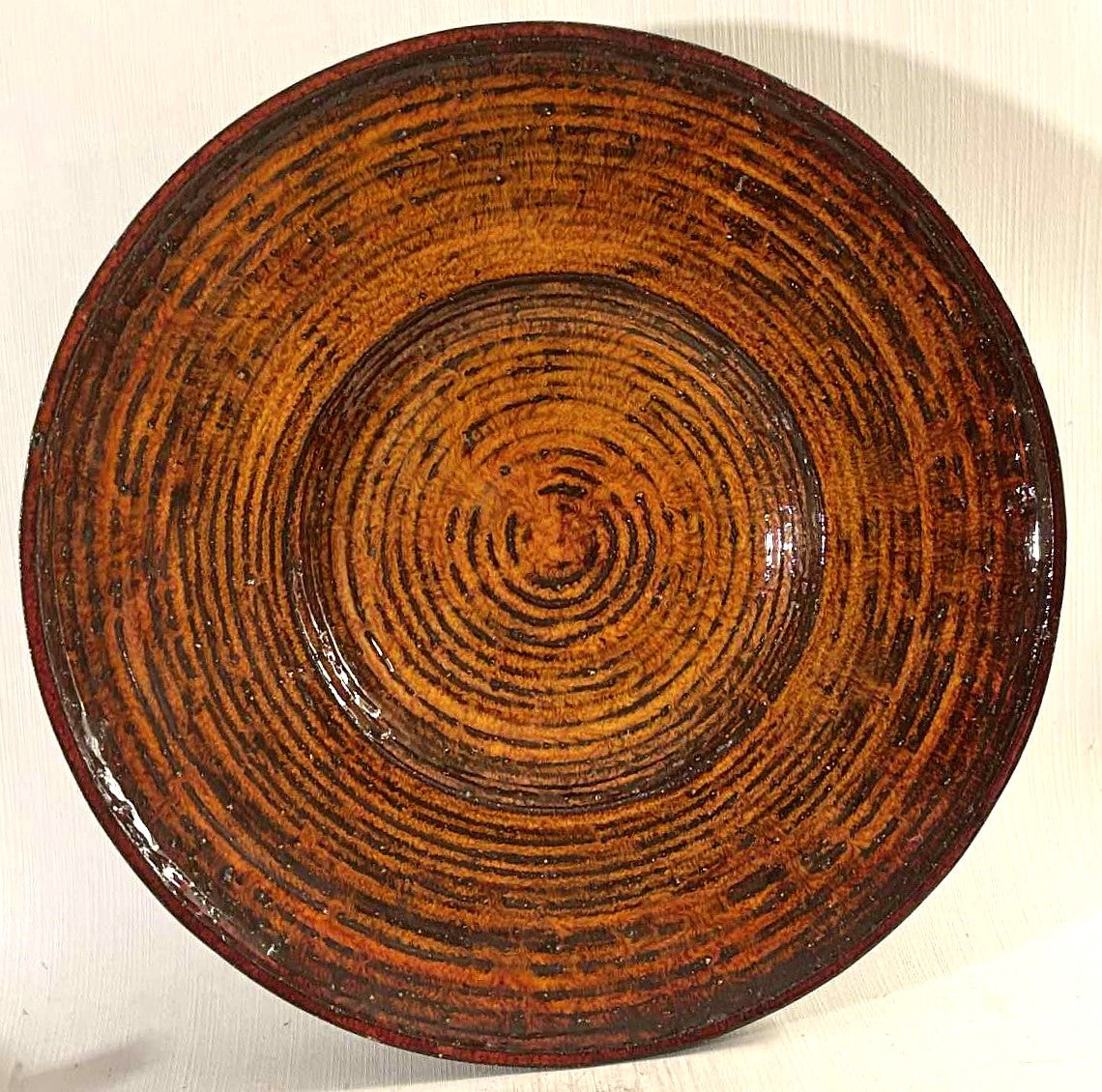 ニールス・エルリング・ヘールフォルト（1909-1884）がデザインした鉛釉の巨大な陶器皿