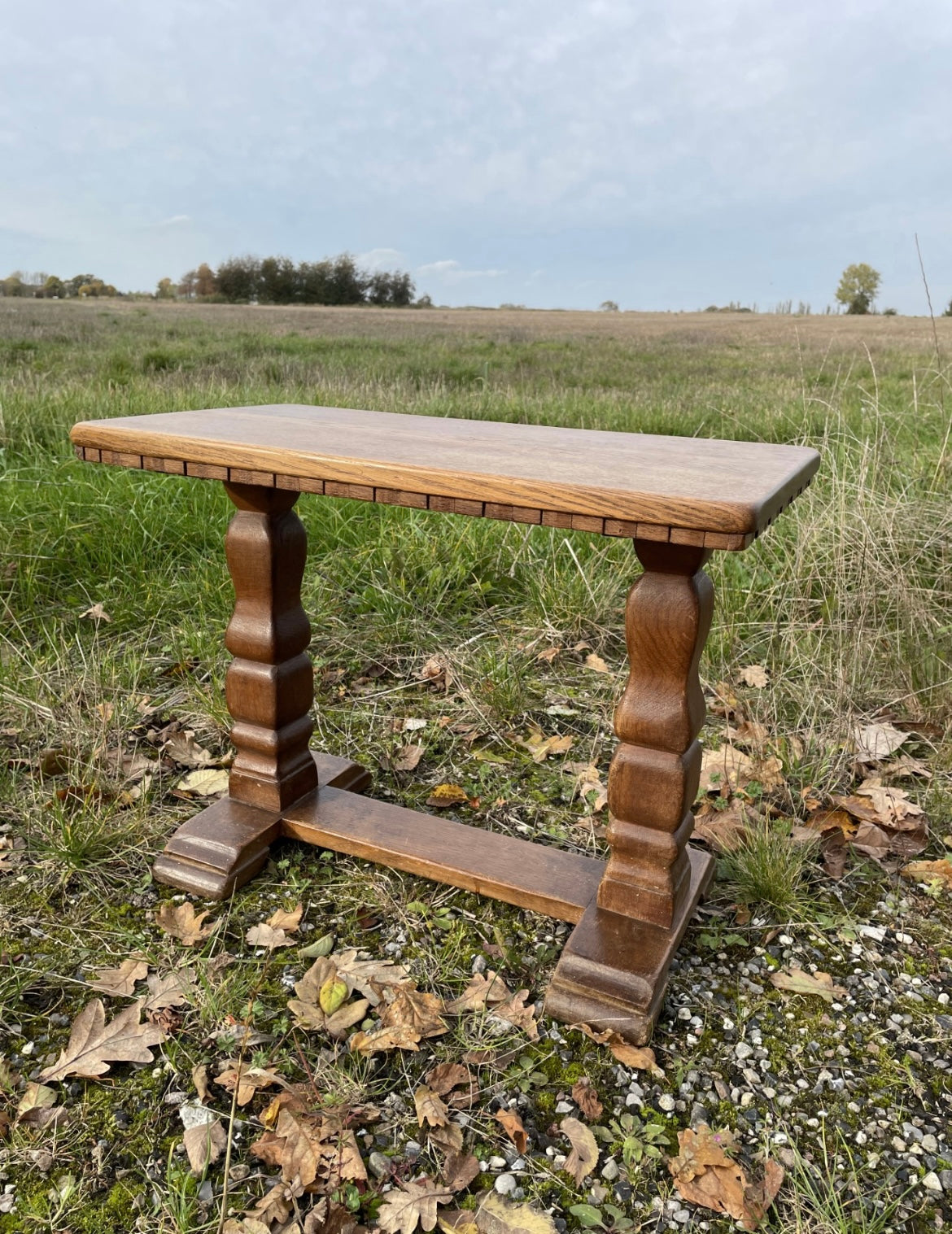 Beautiful antique oak coffee table - no. 09172
