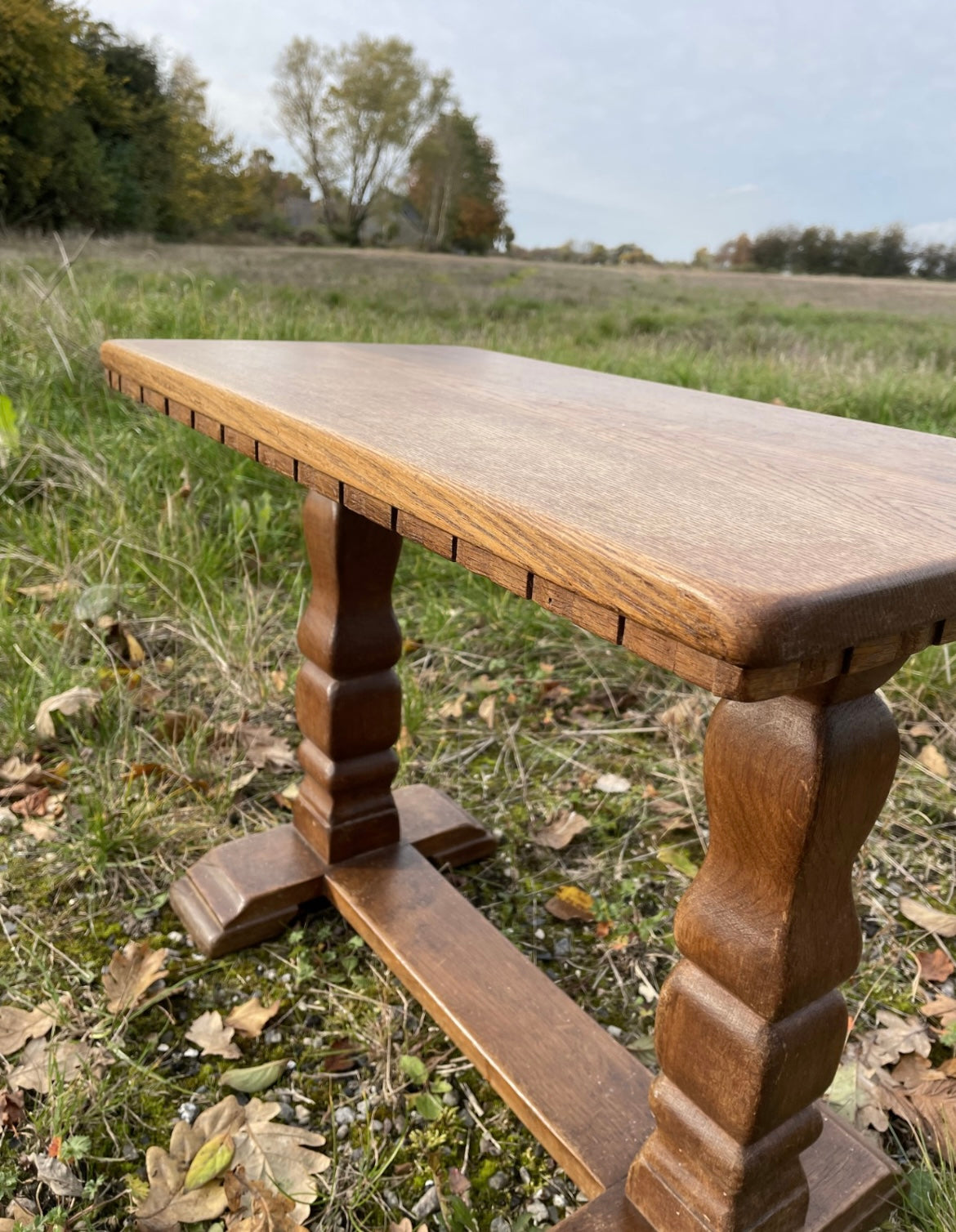 Beautiful antique oak coffee table - no. 09172