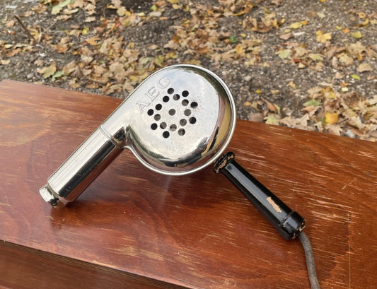 Vintage AEG blow dryer, design by Peter Behrens - 09177