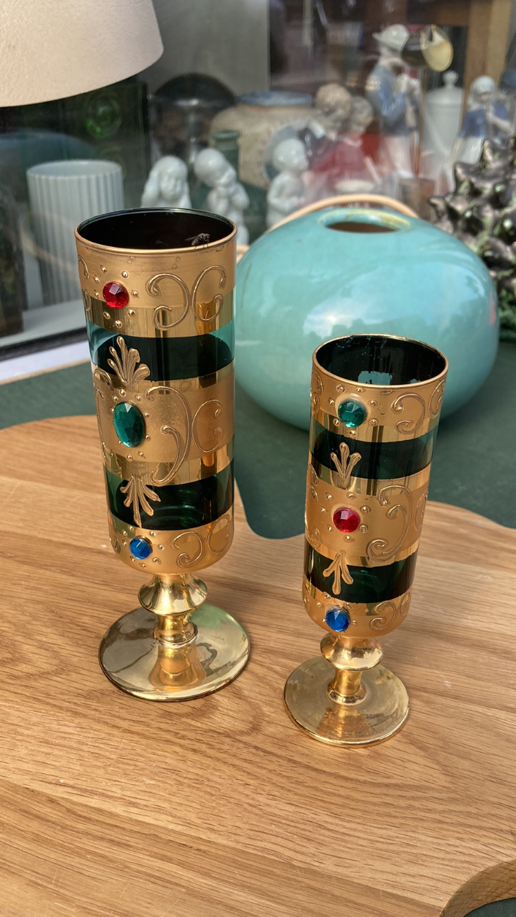 Beautiful glass vases from Italy, height 17 cm and 14 cm - no. 0072