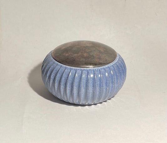 Beautiful bowl with silver lid from Hedebo ceramics - no. 01980