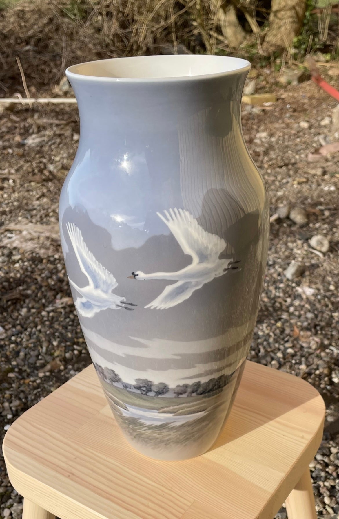 Beautiful porcelain vase from Royal Copenhagen - no. 011201