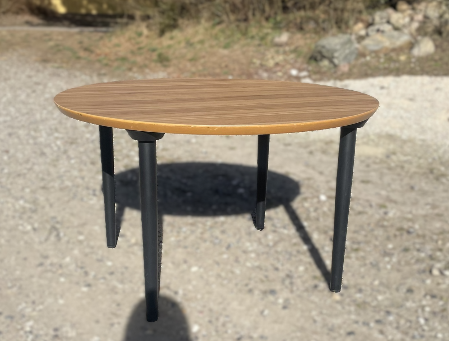 Flot rundt sofabord med laminat overflade - nr. 100400