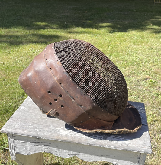 Beautiful old French fencing helmet in leather and iron - no. 97444604
