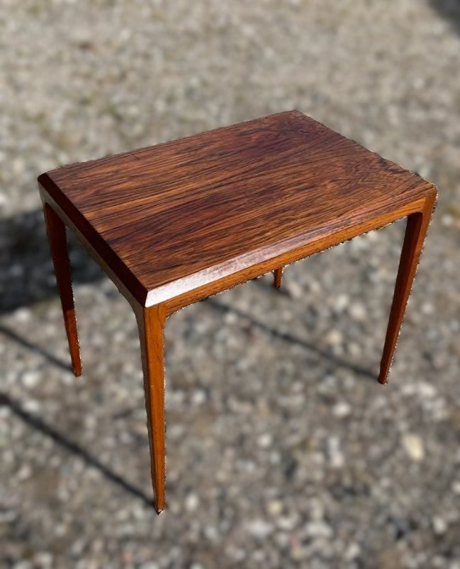 Flot sidebord i Palisander fra CFC Silkeborg, design af Johannes Andersen - nr. 09013
