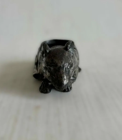 Antique sewing needle cushion shaped like a field mouse, from the 1900s