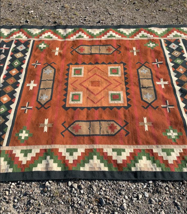 Beautiful and well-maintained Kilim carpet - no. 07070