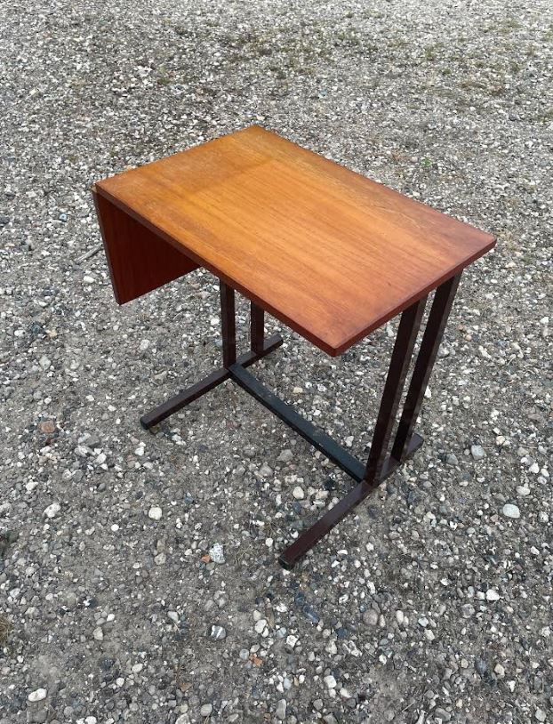 Teak table on wheels and steel frame - no. 09023