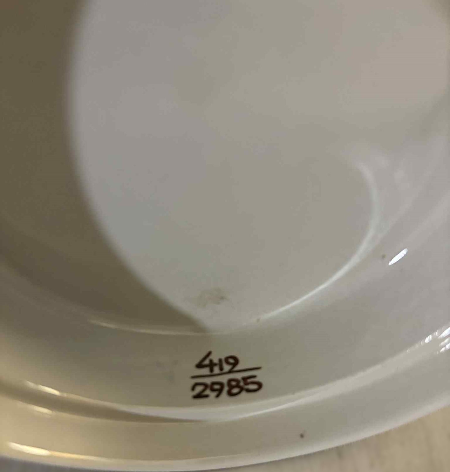 Aluminia Royal Copenhagen, Marianne Johnson lidded bowl faience - no. 85454550
