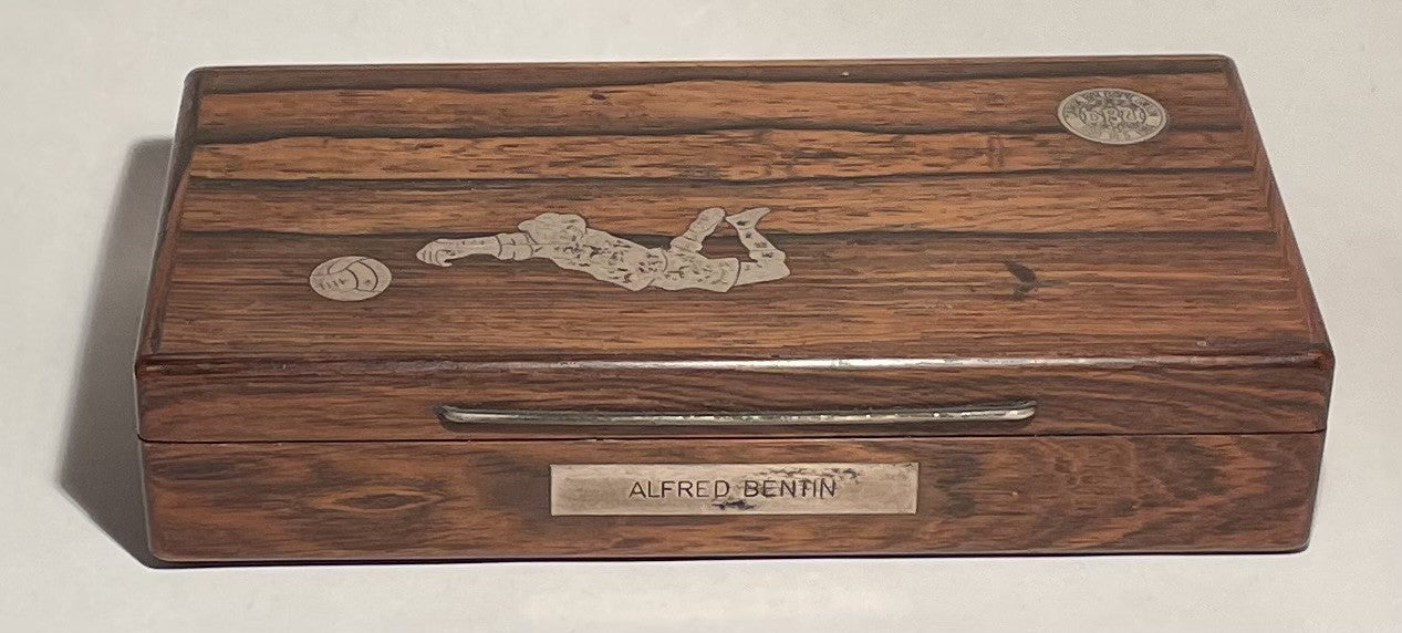 Beautiful rosewood box from DBU - no. 01588