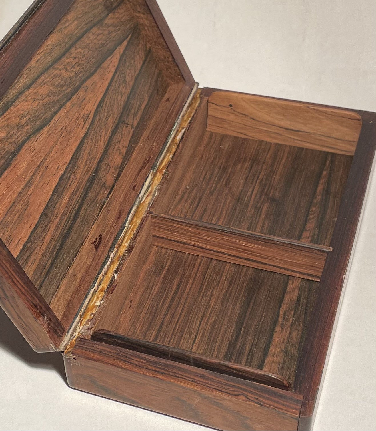 Beautiful rosewood box from DBU - no. 01588