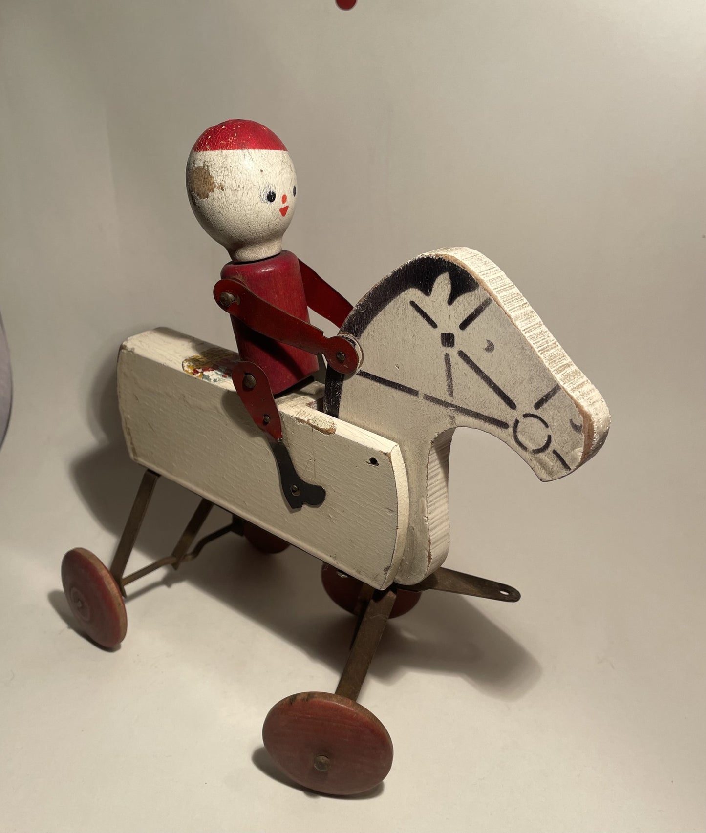 Antique pull toy from Hustler Toy Co. approx. 1920 - No. 09265