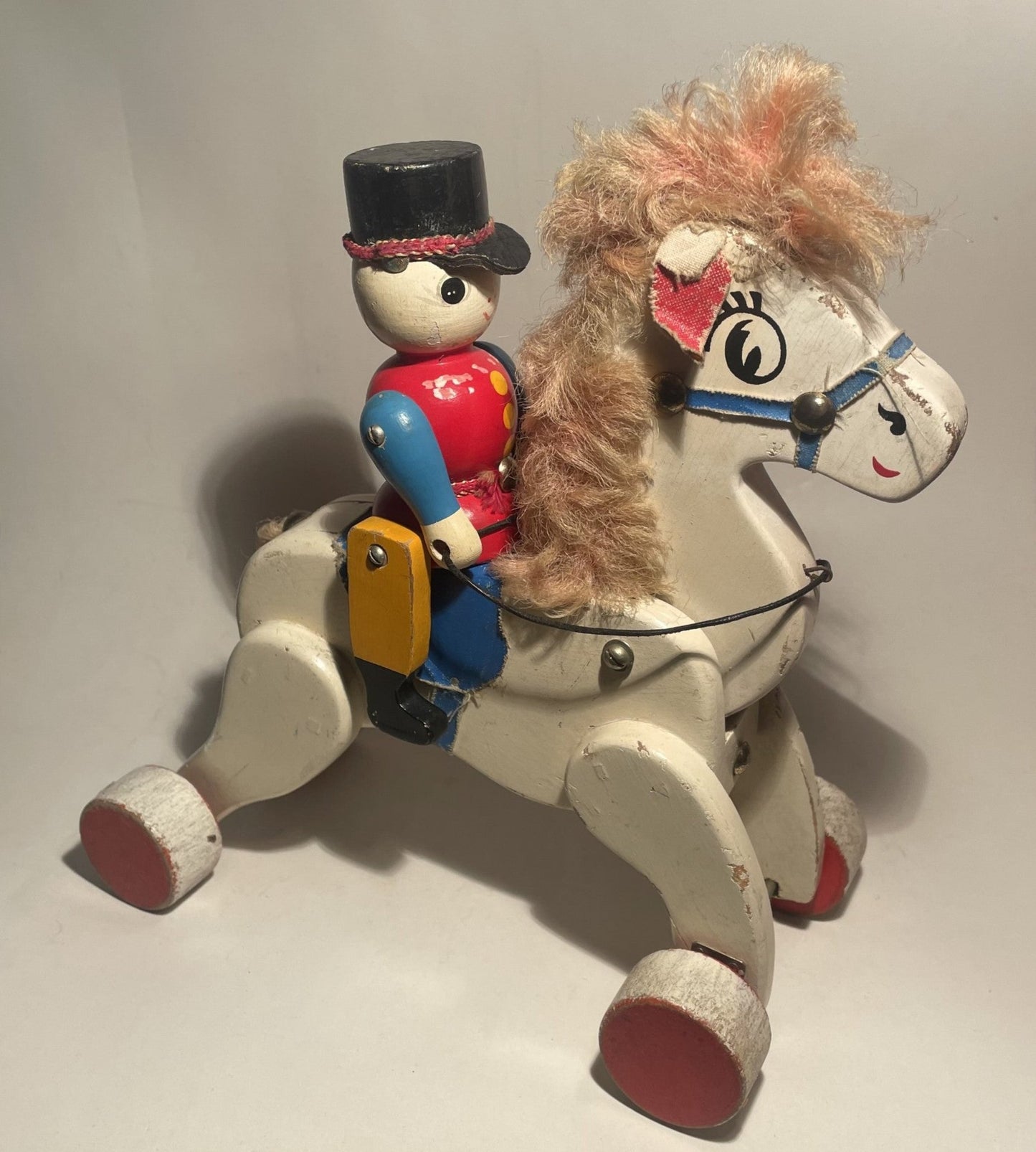 Wooden toy from the 1950s - no. 09260