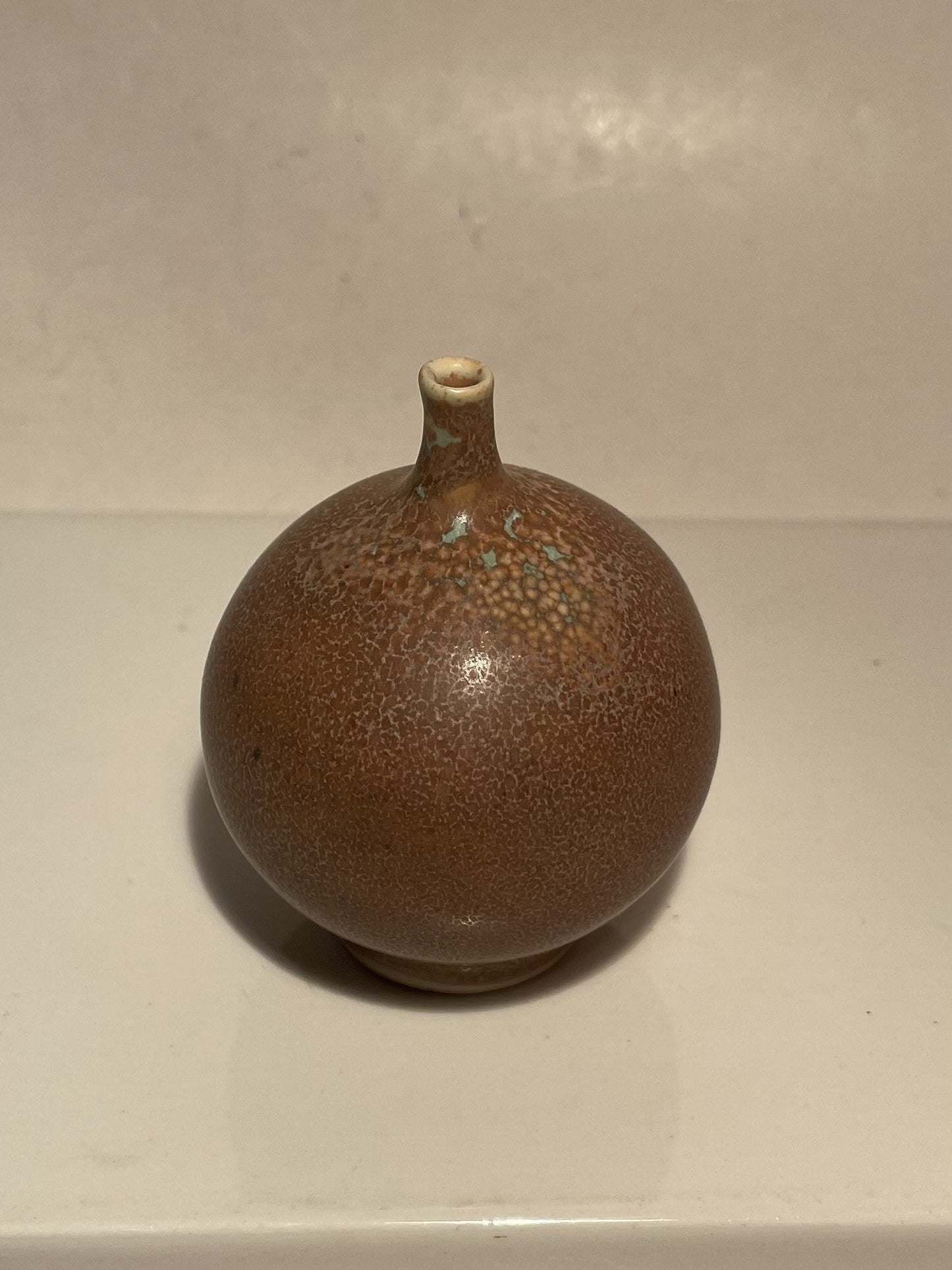 Vivi Calissendorff, Swedish ceramist (b.1930), miniature stoneware vase - no. 09350