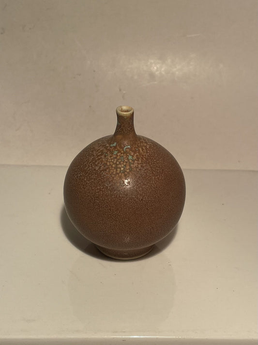 ヴィヴィ・カリセンドルフ、スウェーデンの陶芸家 (1930 年生まれ)、ミニチュア炻器花瓶 - no.