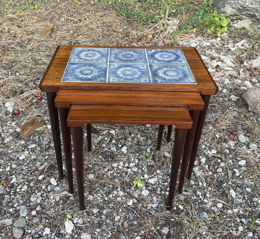 Elegant rosewood nesting table with tiles - Danish design classic - no. 0125478885
