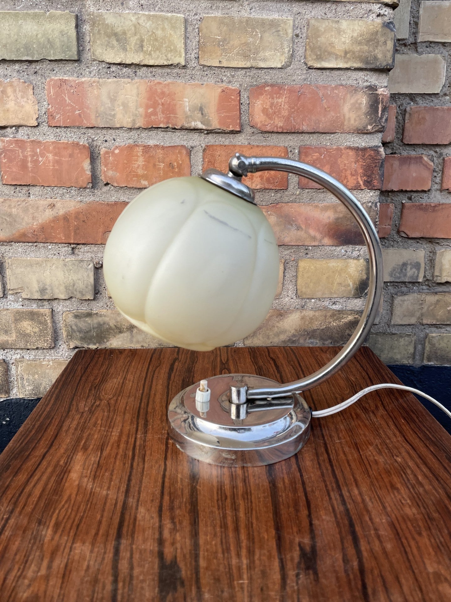 Art Deco bord/væglampe med justerbar glasskærm -nr. 09451