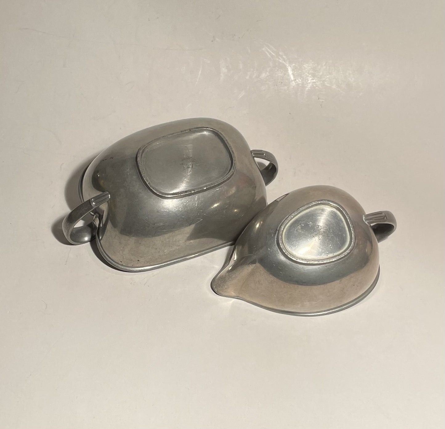 2 beautiful Just Andersen tin jugs - no. 011300