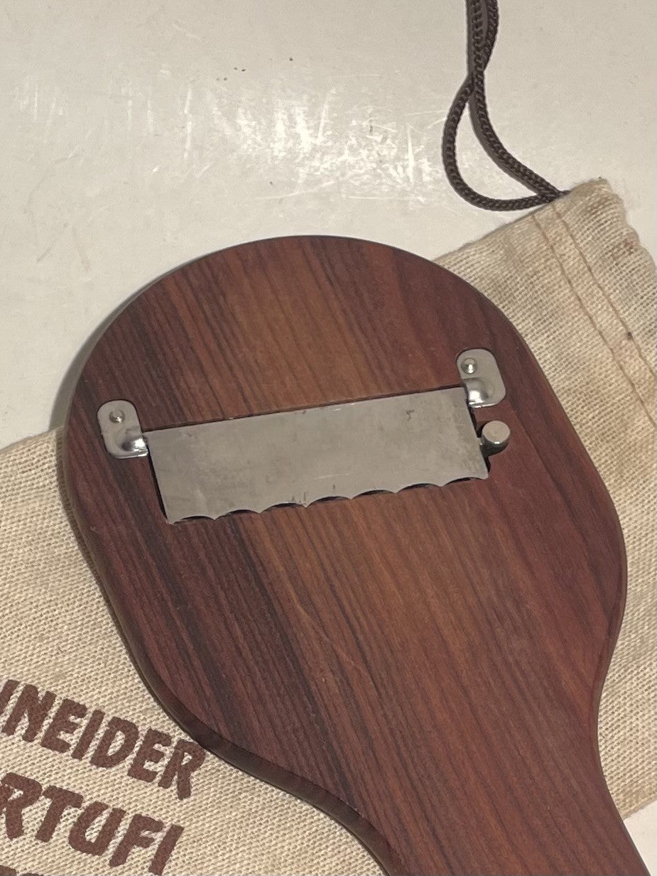 Truffle slicer made of dark wood and with wavy blade - no. 02011