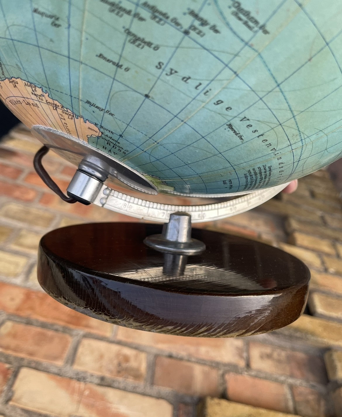 Beautiful vintage glass Globe from the 50s - no. 09940