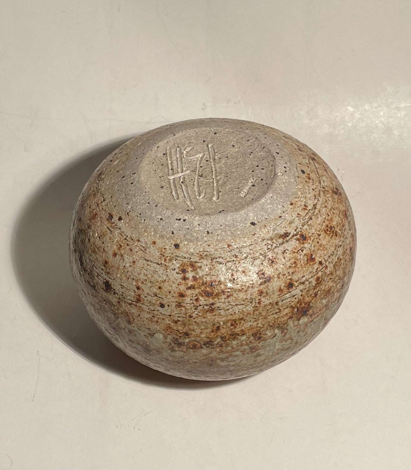 Beautiful stoneware vase, signed on the bottom - 011360