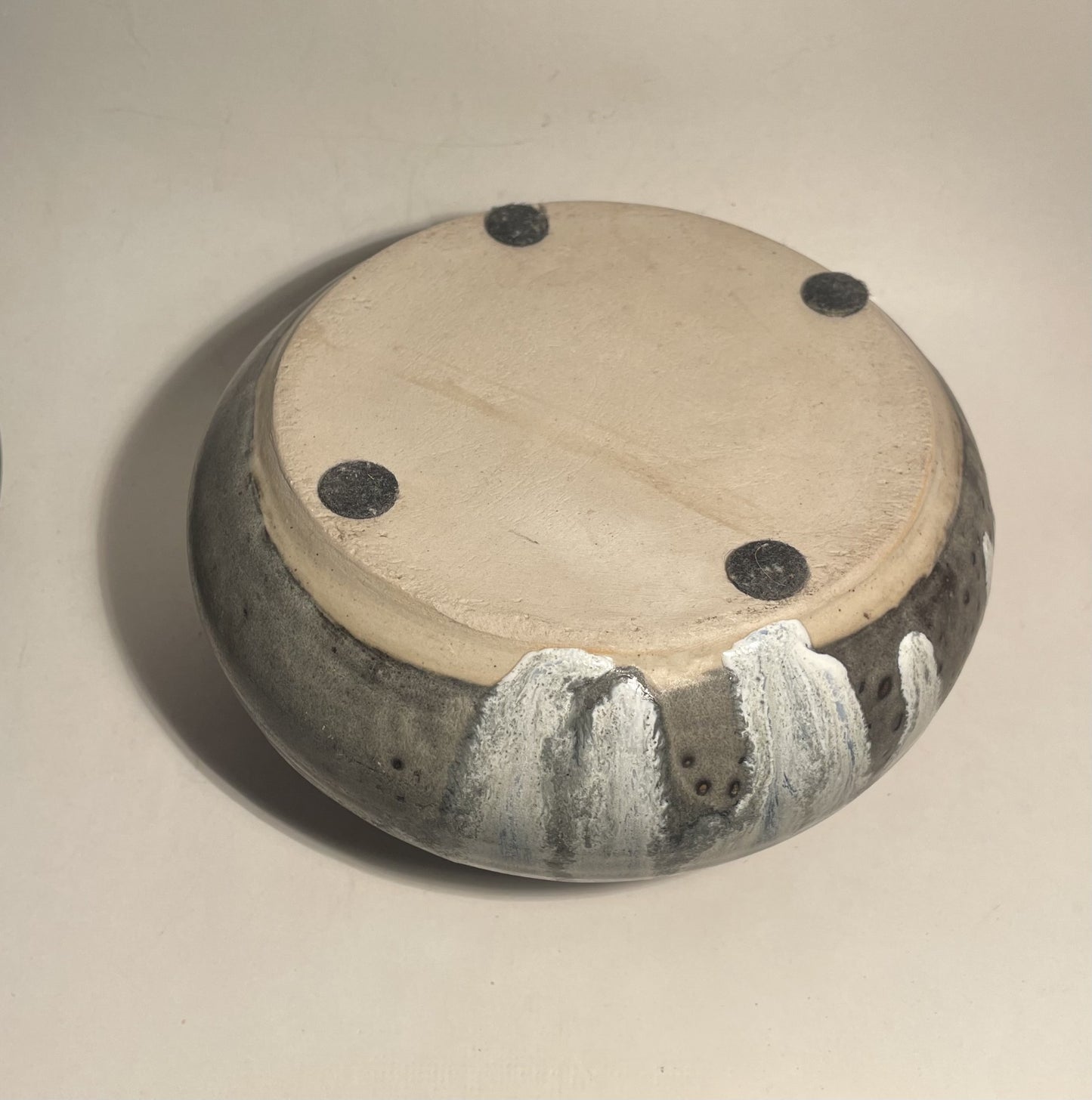 Beautiful stoneware vase (unknown design) - no. 02009