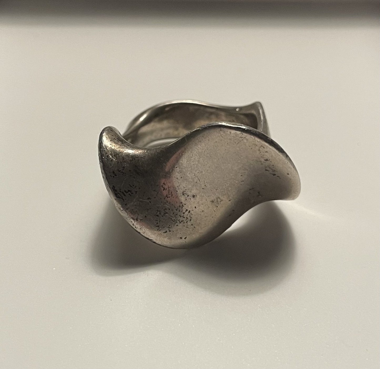 Unique silver ring design by silversmith Allan Scharff - no. 01049