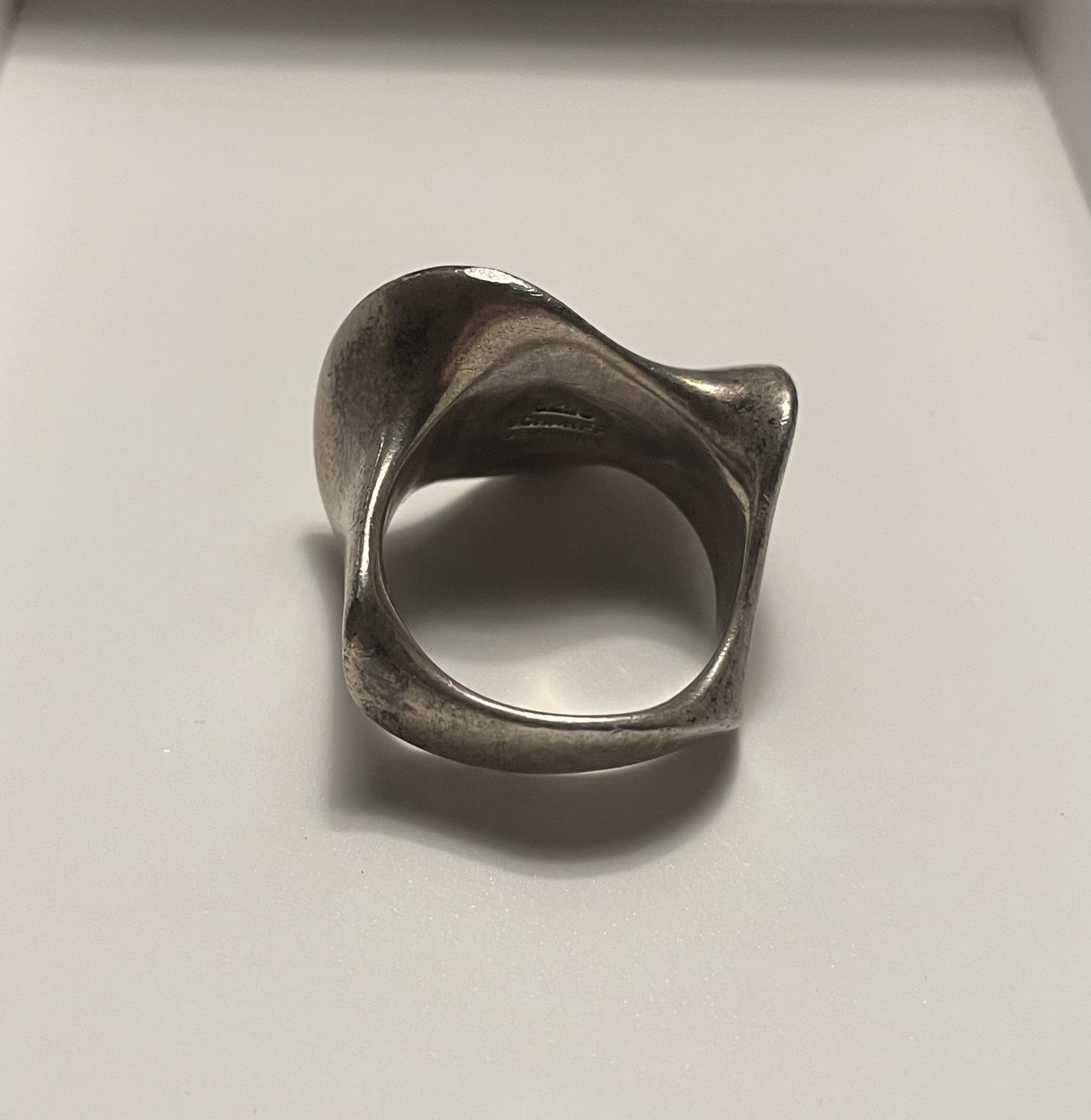 Unique silver ring design by silversmith Allan Scharff - no. 01049