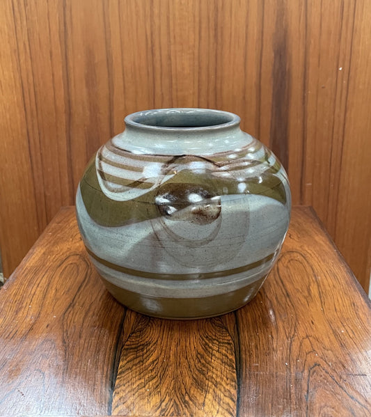 素敵な陶器の花瓶 - no.