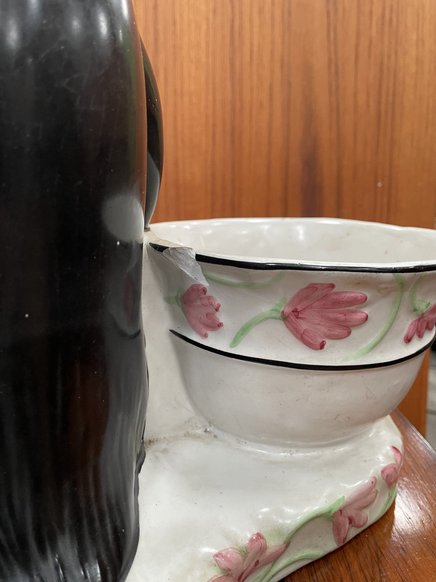Beautiful flower pot hider in ceramic - no. 012010