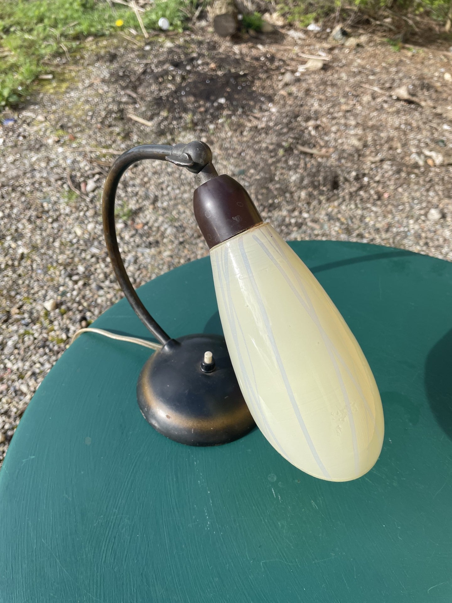 Nice little retro table lamp - no. 012047
