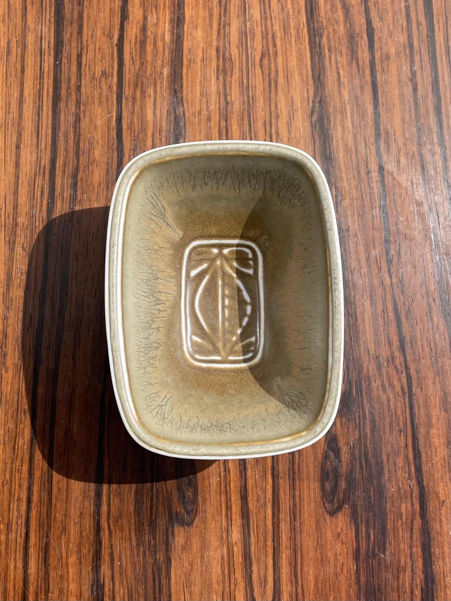 Beautiful Gunnar Nylund bowl from Rørstrand - no. 012050