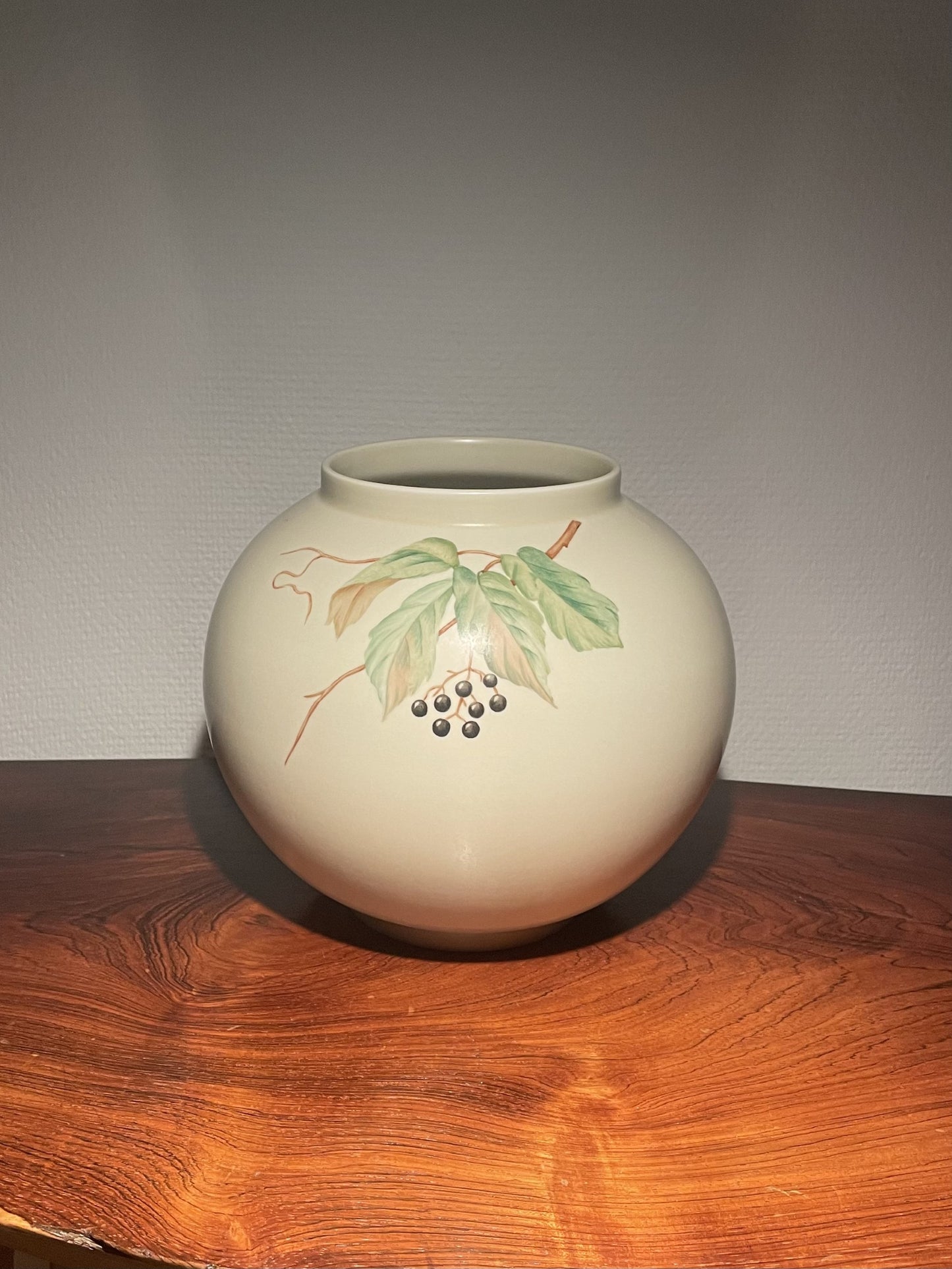 Flot Lyngby porcelæn vase -nr. 021380