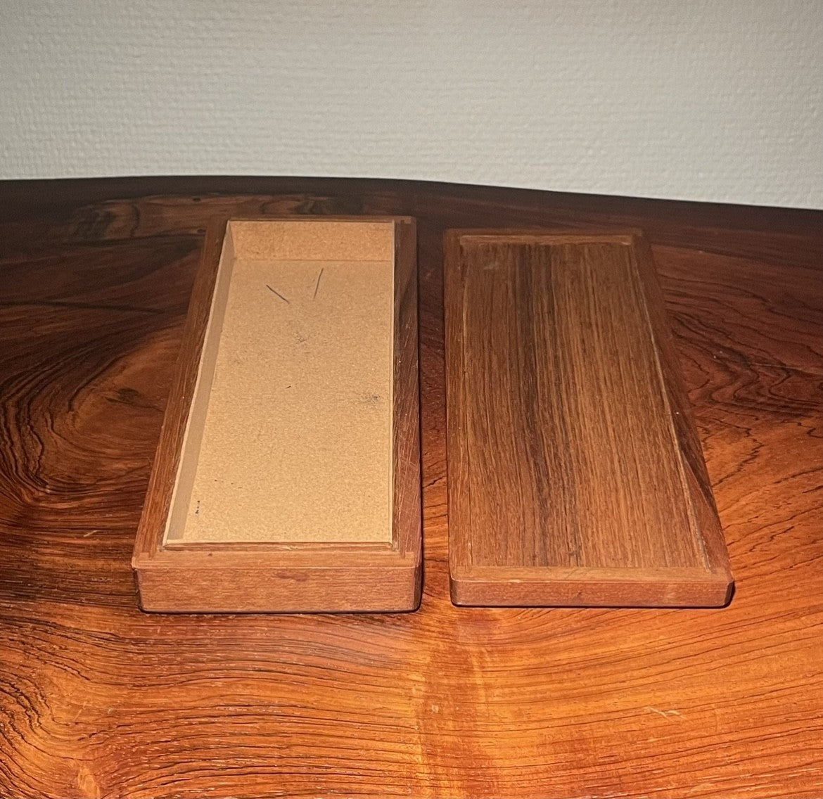 Flot mosaik box udført i teak - nr. 023000