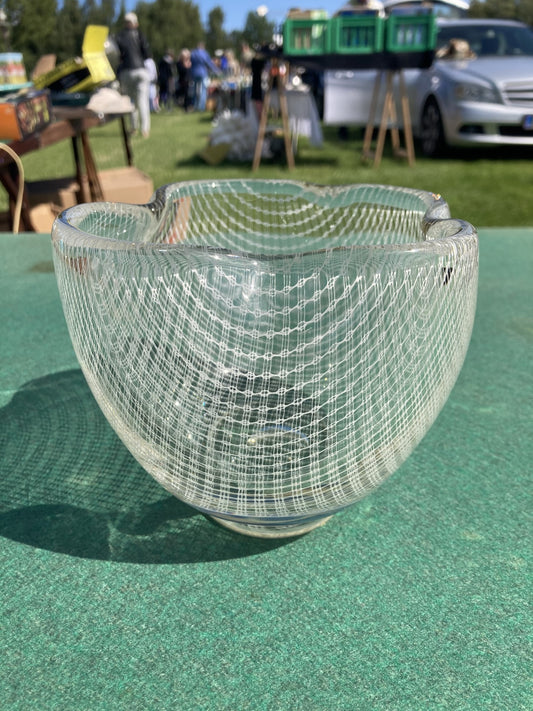 Beautiful glass bowl - no. 0460