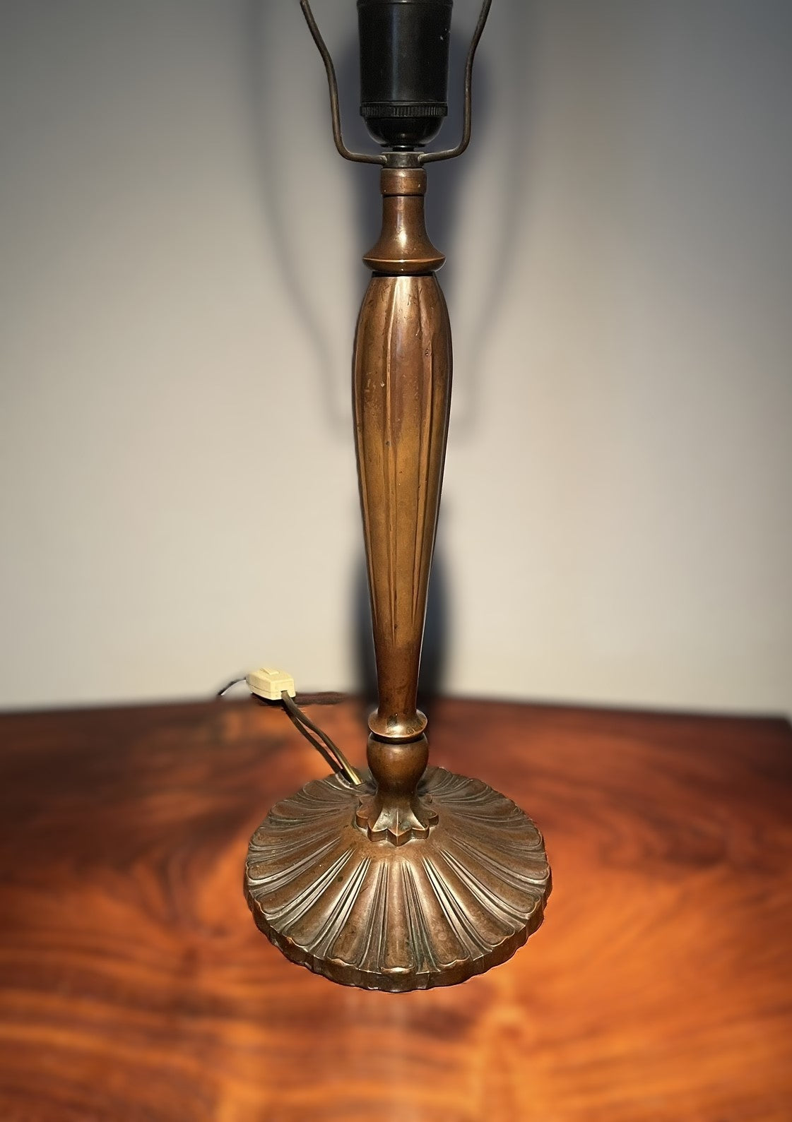 Table lamp in burnished brass from the 1940s - no. 070030