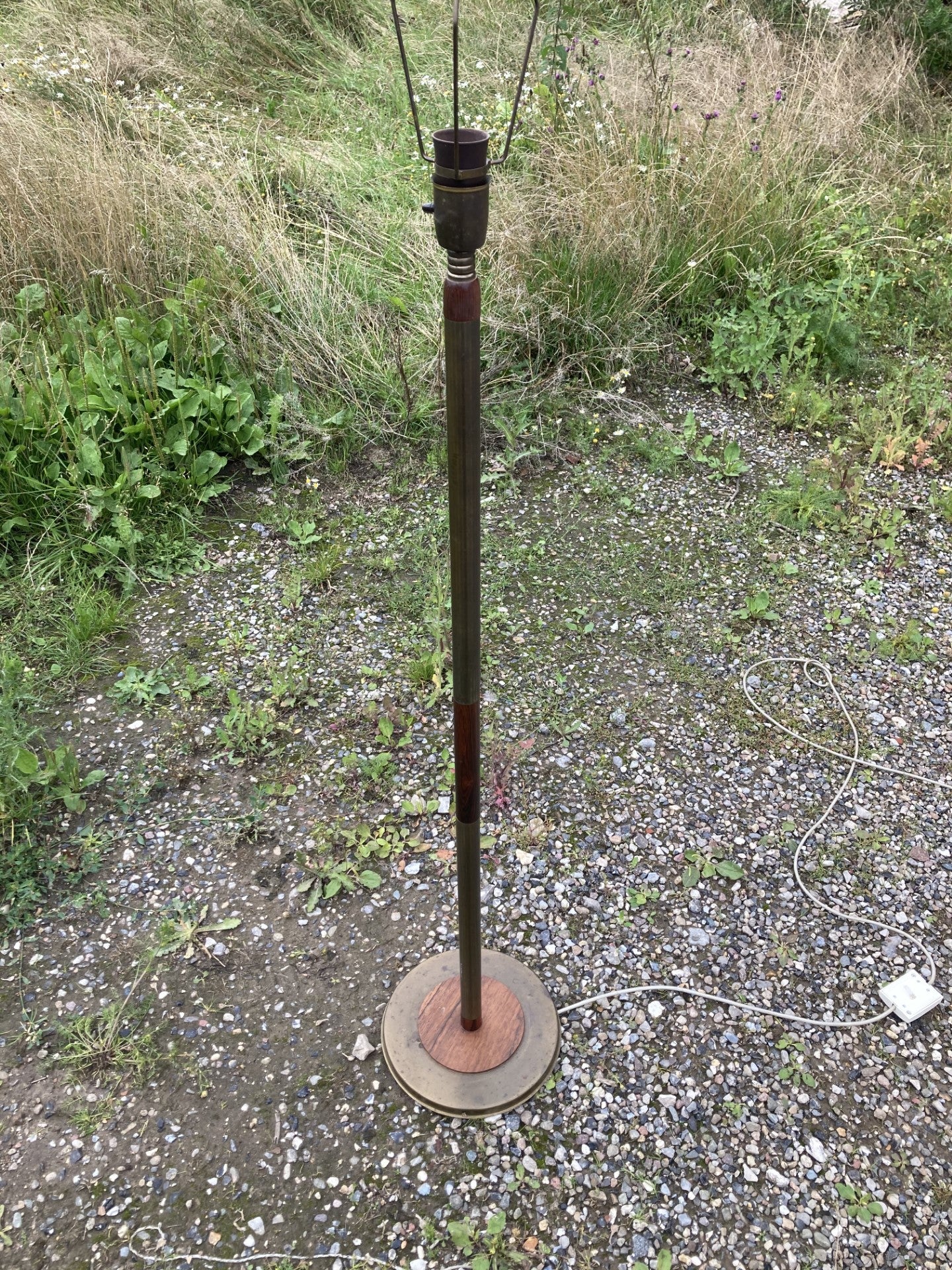 Beautiful floor lamp made of brass and rosewood - no. 408