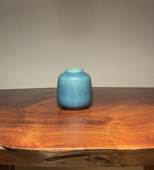Beautiful Saxbo vase, design by Eva Stæhr Nielsen - no. 090050