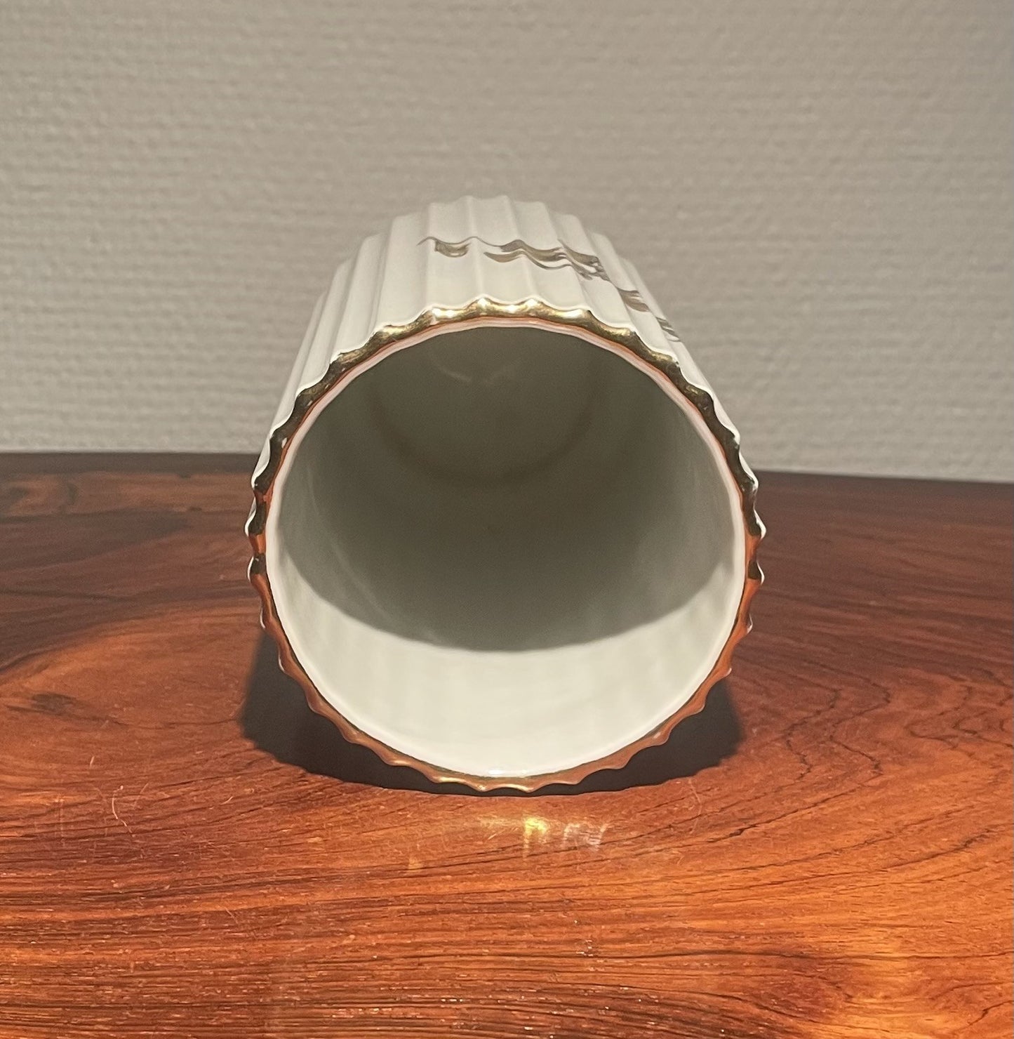 リュンビー磁器花瓶 - No. 090060