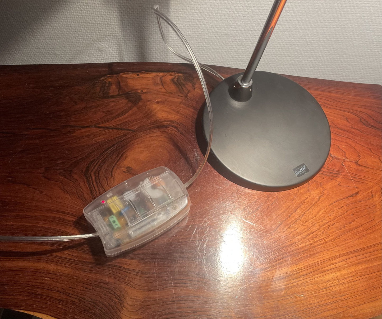 Flot Herstal halogen bordlampe med lysdæmper og bevægelig skærm - nr. 0004