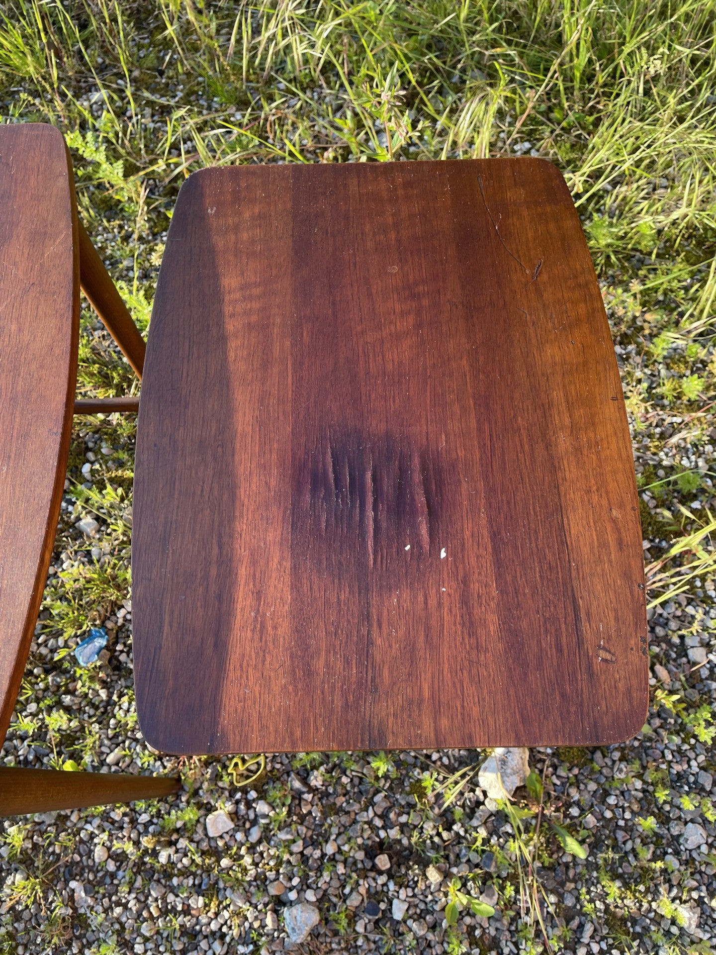Beautiful side table made in stained walnut - no. 025090